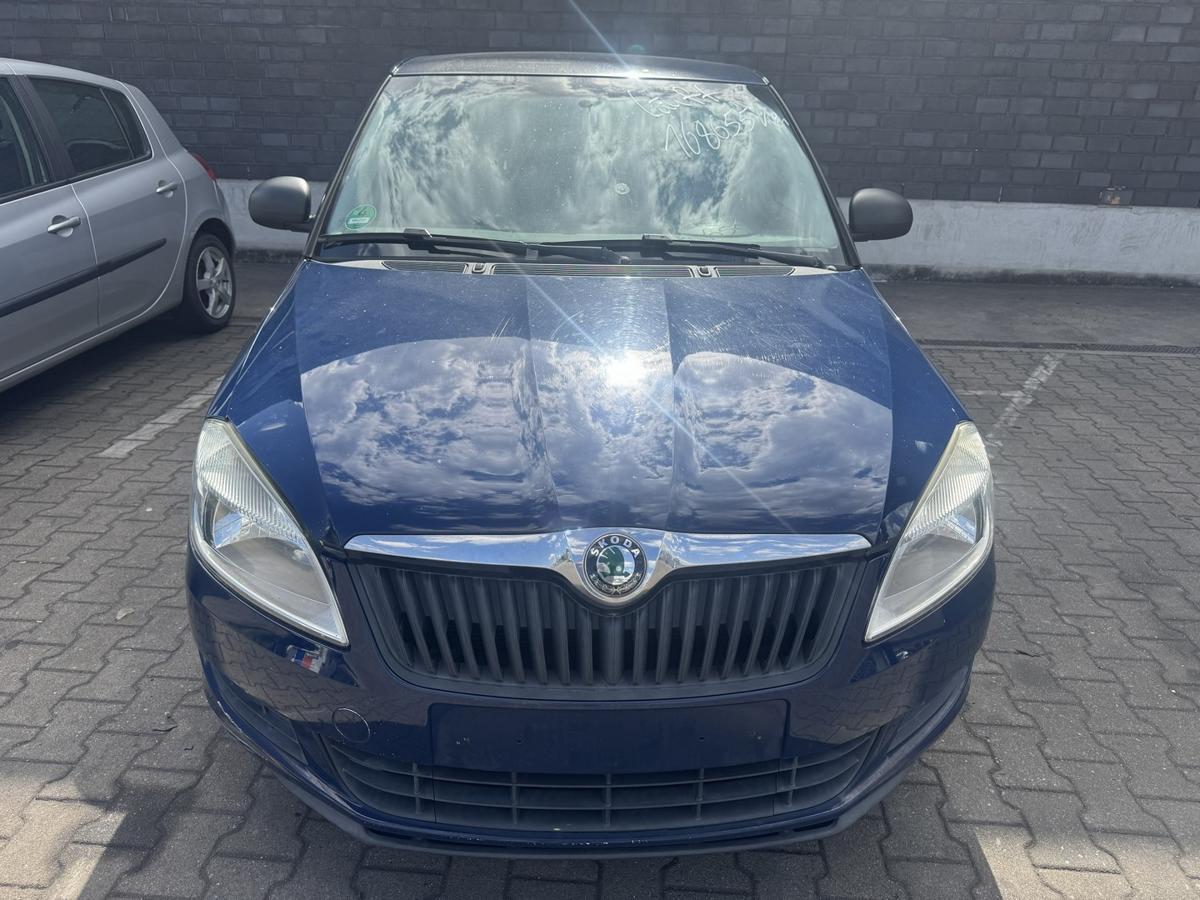 Skoda Fabia 2 5J original Kotfl&uuml;gel vorn rechts 4711 Pacific Blue Bj.2010